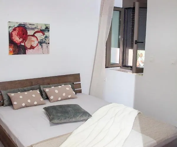 Aelia Holiday home *